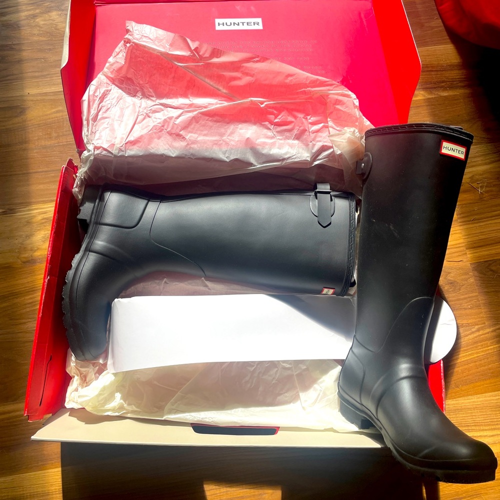 Women’s tall hunter rain boots.